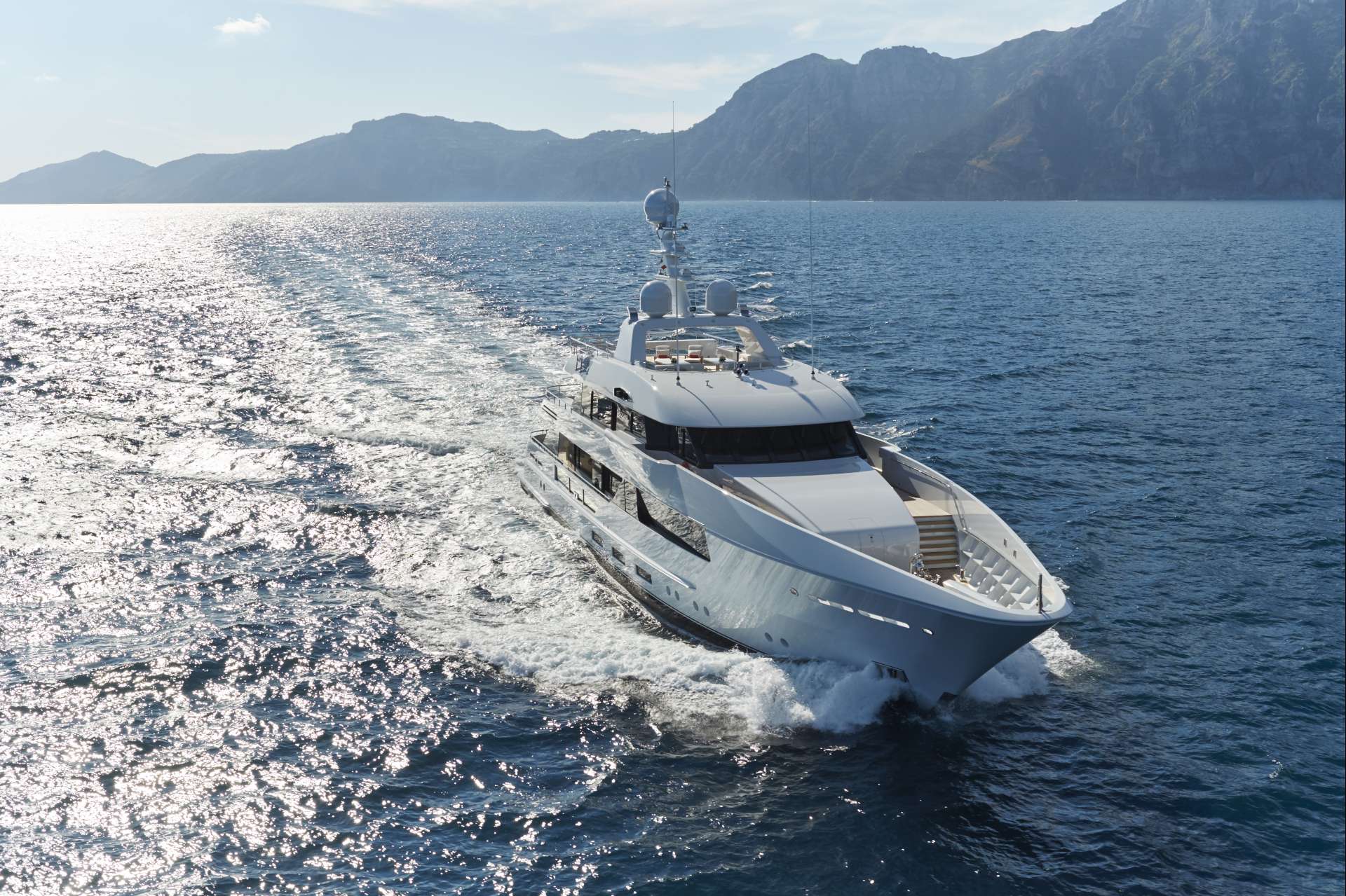 Synthesise yacht and design